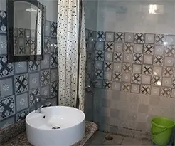 100 hours yoga teacher training shower